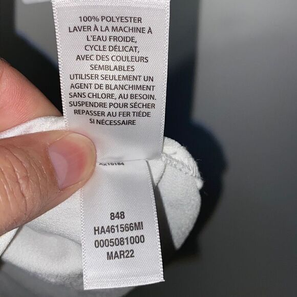 Nordstrom Halogen Women's Sleeveless Open Side Round Neck Satin Top White Size M - Picture 10 of 10